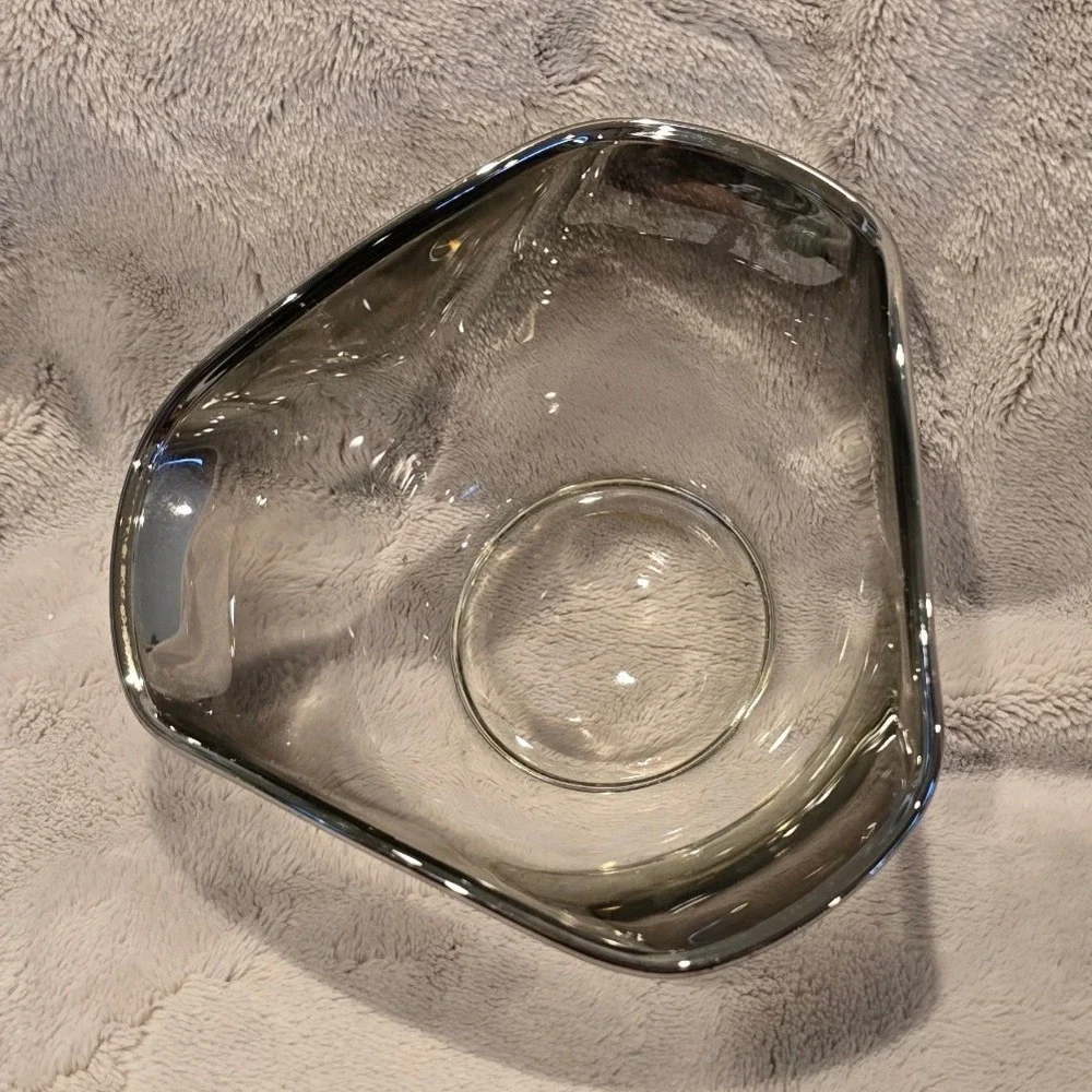 VINTAGE MID-CENTURY DOROTHY THORPE THREE SIDED BOWL WITH SILVER‎ FADE GLASS